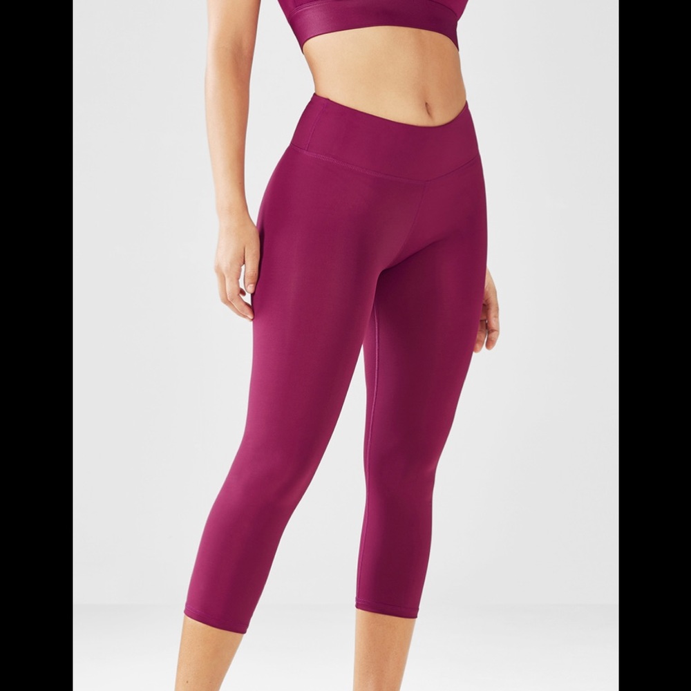Fabletics Mid Rise Powerlite Crop Capri Pant